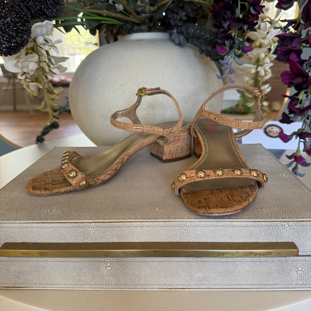 Lilly Pulitzer Beige Size 6 low heel Sandals Summer shoes Strappy